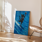 Mockup av Surfing Wine Cat affisch på vägg – köp enkelt hos Bozetto i hög kvalitet