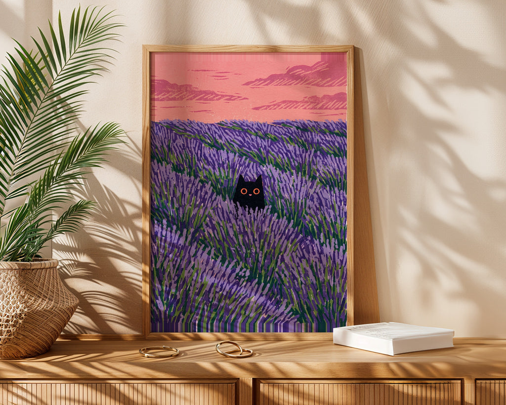 Hidden Cat Lavender Poster – i rum 5