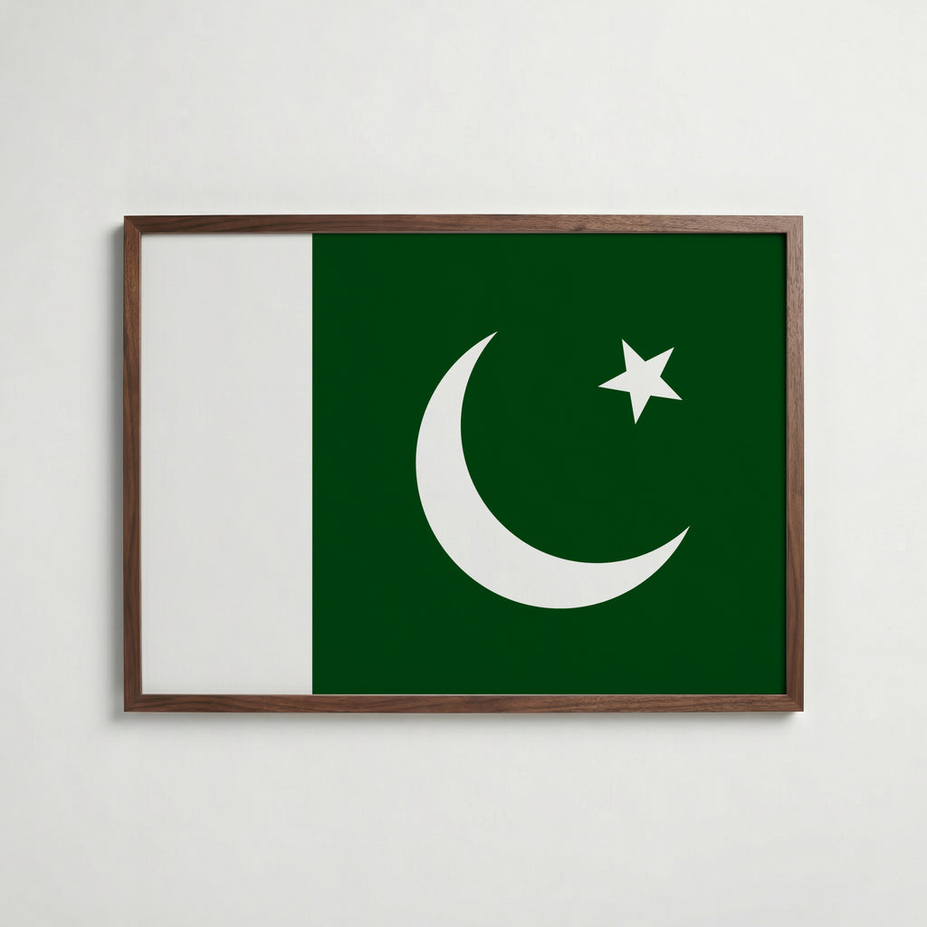 Pakistan National Flag Poster i valnötsram – varm konstaffisch för hemmet från Bozetto