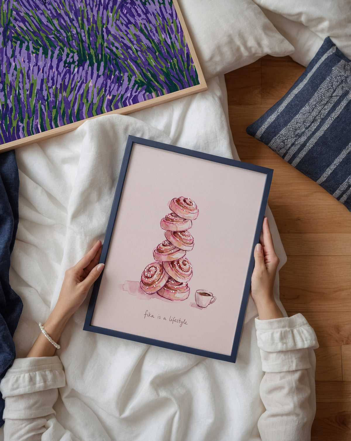 Fika Tower Poster – två posters i rum 2