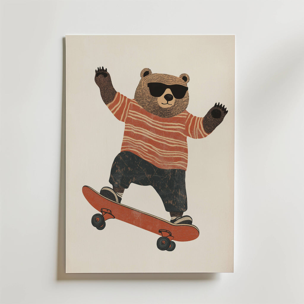 Cool Bear on Skateboard – stilfullt konsttryck från Bozetto, tryckt på matt finpapper