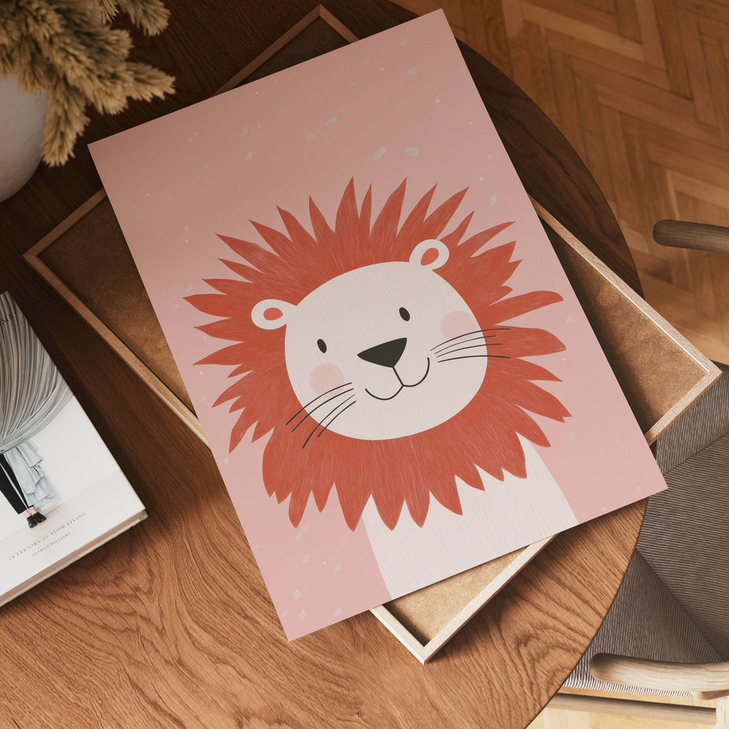 Happy Lion poster visad rakt fram – Bozetto affisch i hög tryckkvalitet i hög tryckkvalitet