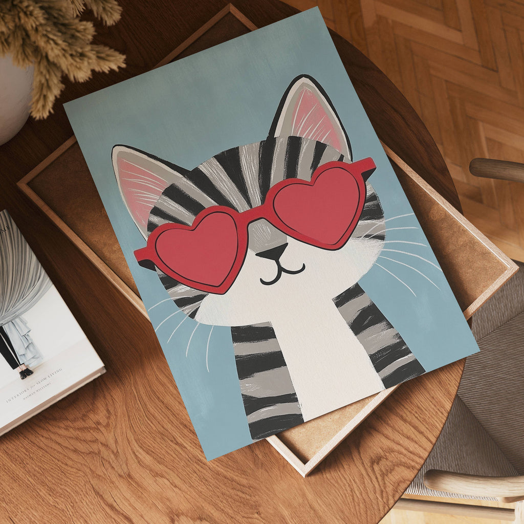 Cool Cat Love konsttryck på vit bakgrund – elegant Bozetto affisch för hemmet i hög tryckkvalitet