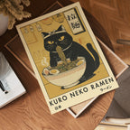 Kuro Neko Ramen Cat poster visad rakt fram – Bozetto affisch i hög tryckkvalitet