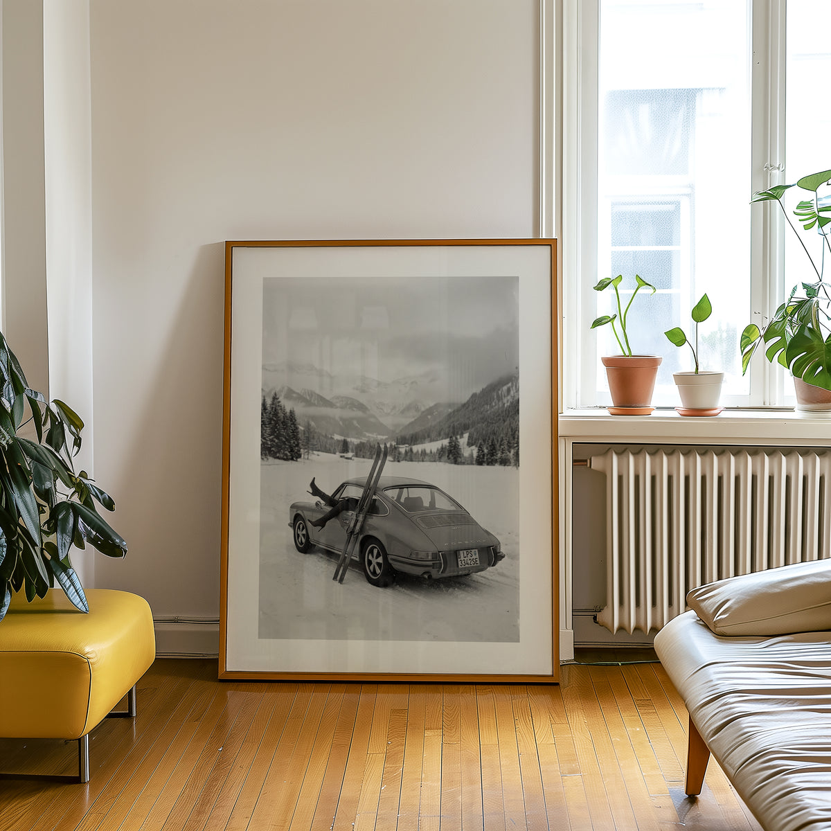 Mockup av Alpine Escape Noir affisch på vägg – köp enkelt hos Bozetto i hög kvalitet