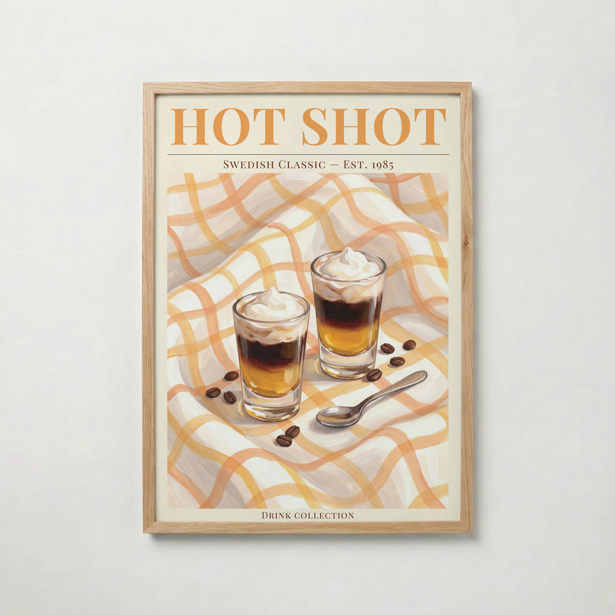 Two Hot Shots Please i ekram med ljust trä – köp enkelt hos Bozetto affisch i hög kvalitet