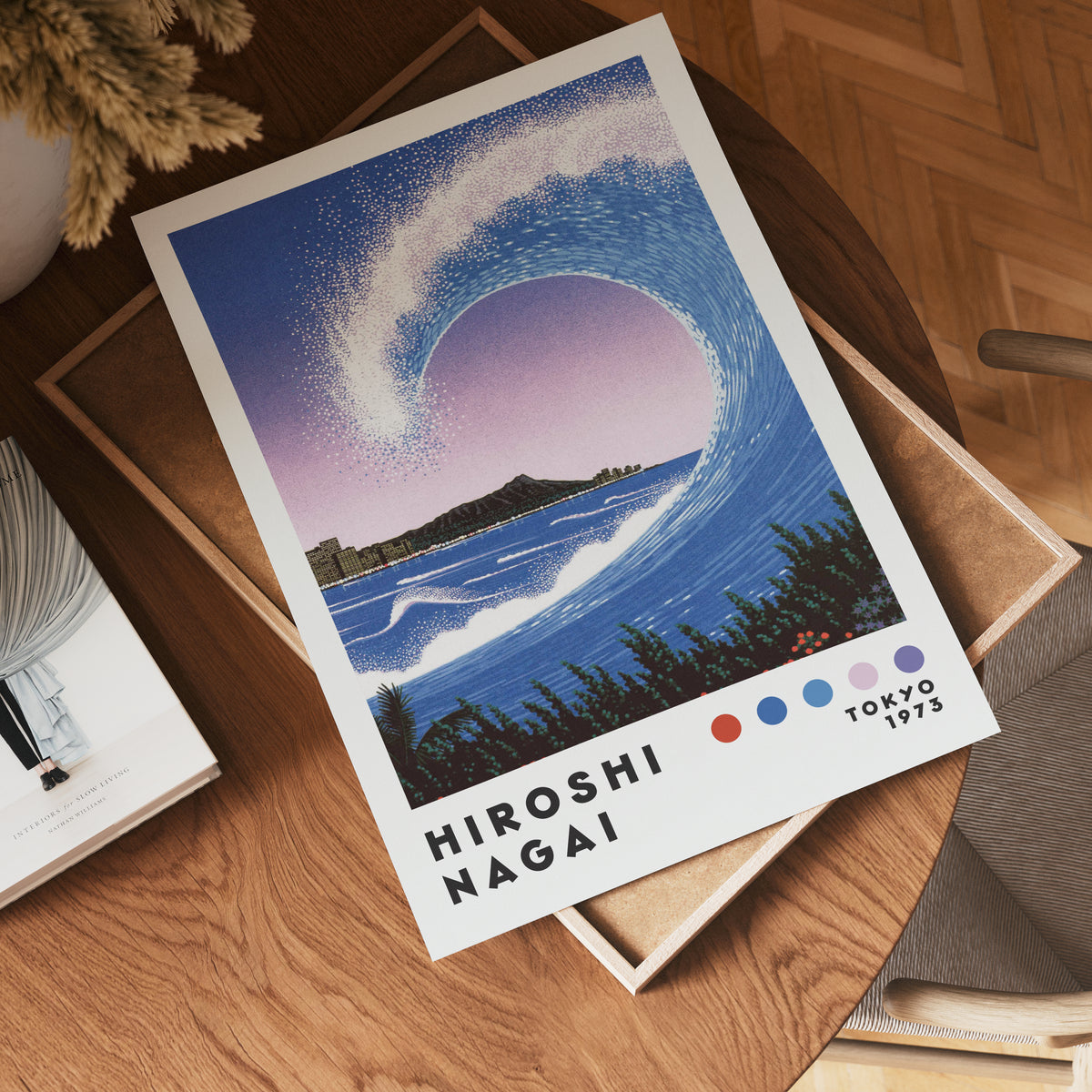 Väggmockup med Hiroshi Nagai Diamond Wave – köp enkelt hos Bozetto affisch i hög kvalitet