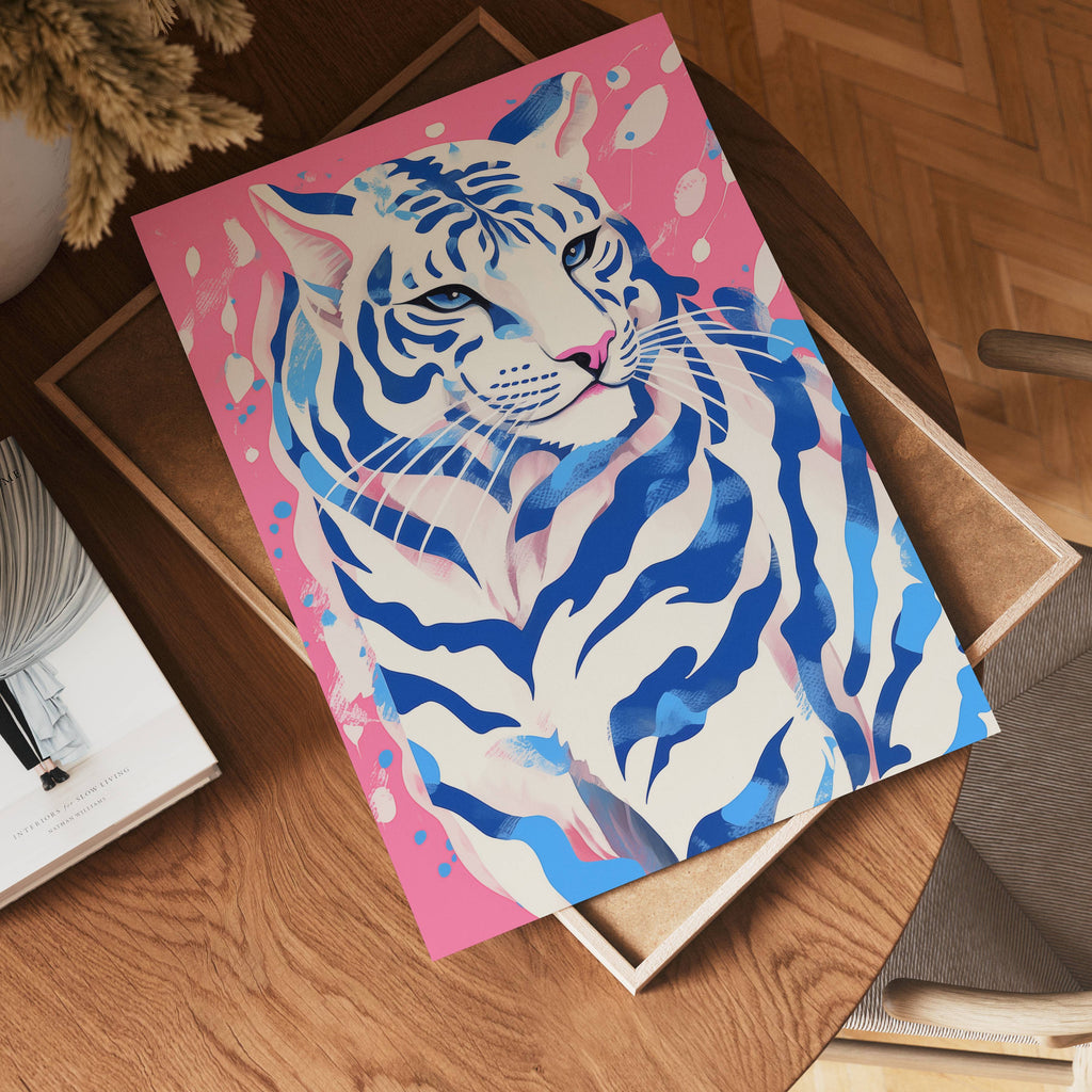 Whisper of the Blue Tiger – affisch med stilfullt motiv från Bozetto i hög kvalitet