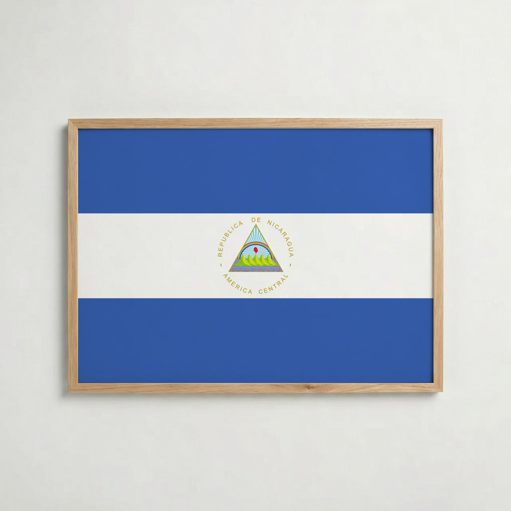 Nicaragua National Flag Poster i ekram – inramad konsttryck för stilren inredning hos Bozetto