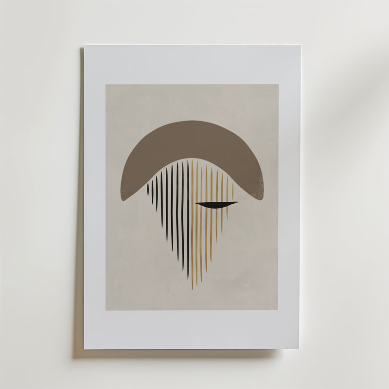 Bozetto Whispering Eye Poster har abstrakta jordfärgade former - en böjd brun båge, vertikala svarta och bruna linjer och en kort horisontell accent - tryckta på premiumpapper för konstnärlig elegans mot en ljus bakgrund.