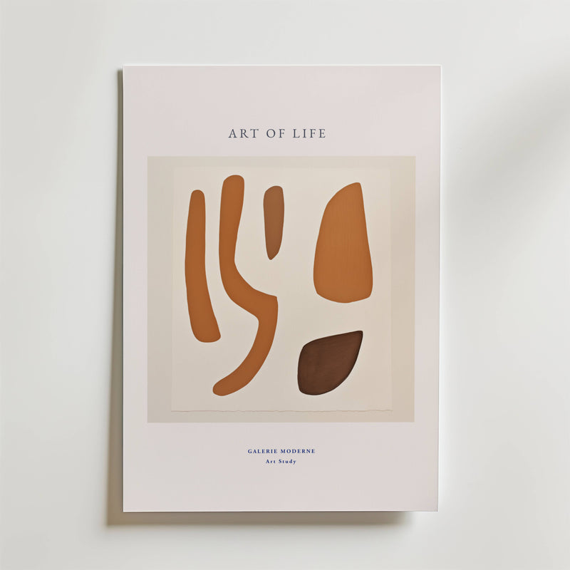 The Flow of Earth Poster by Bozetto är en minimalistisk konsttryck med abstrakta bruna former på en ljus bakgrund som för tankarna till varm harmoni och har texten "Galleri Moderne Art Study" längst ner.