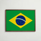 Brazil National Flag Poster i valnötsram – varm konstaffisch för hemmet från Bozetto