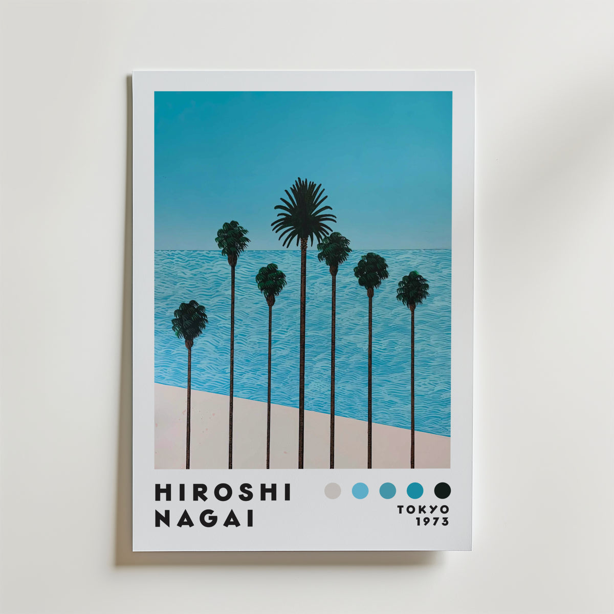 Mockup av Hiroshi Nagai Palms by the affisch på vägg – köp enkelt hos Bozetto i hög kvalitet