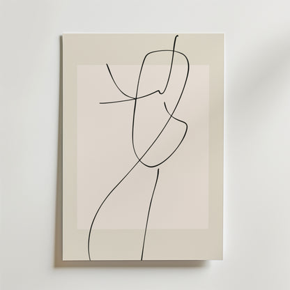 Bozetto Graceful Motion Poster visar en enda svart linje som bildar en abstrakt människofigur på mjuka beige och ljusrosa toner. Affischen är tryckt på premiumpapper och är perfekt för att tillföra minimalistisk elegans till alla utrymmen.