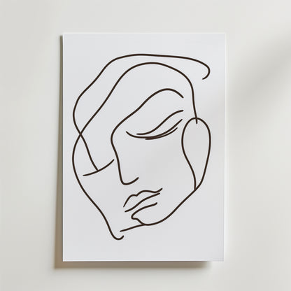 Bozetto Bold Line Art Face Poster har minimalistiska svarta linjer som formar slutna ögon, välvda ögonbryn och åtskilda läppar på FSC-certifierat premiumpapper, med en lyxigt matt yta i en elegant, abstrakt stil.