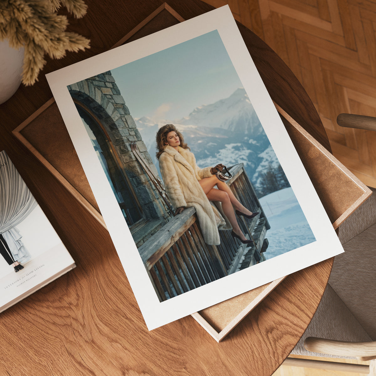 Alpine Couture Reverie affisch på vit bakgrund – köp enkelt hos Bozetto i hög kvalitet