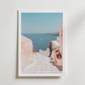 Santorini Horizon Path – stilfullt konsttryck från Bozetto, tryckt på matt finpapper