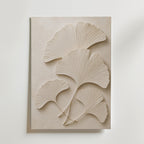 Ginkgo Relief affisch inramad i neutral ram – se hur konsttrycket ser ut, Bozetto