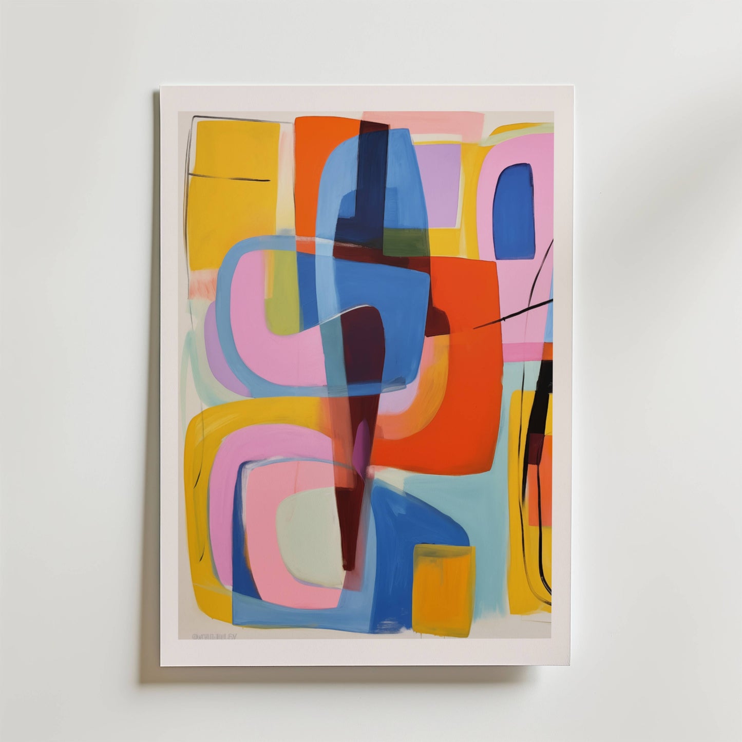 Dialogue in Color Poster av Bozetto visar livfulla överlappande geometriska former i blått, rosa, orange, gult och svart, inramade i vitt och placerade på en ljusgrå vägg.