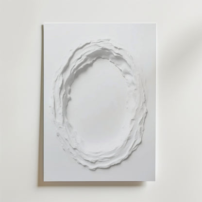 Abstract White Movement No.3 Poster by Bozetto har en upphöjd, texturerad cirkelformad ring på en kvadratisk vit canvas, tillverkad på FSC-certifierat premiumpapper för en högkvalitativ finish mot en ljus bakgrund.