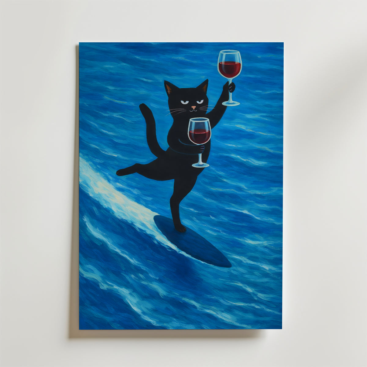 Surfing Wine Cat – stilfullt konsttryck från Bozetto, tryckt på matt finpapper i hög tryckkvalitet