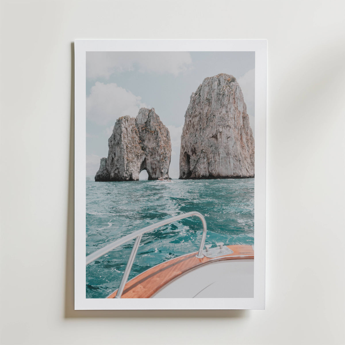 Capri Sea Voyage – stilfullt konsttryck från Bozetto, tryckt på matt finpapper i hög tryckkvalitet