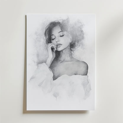 Silent Dreams Poster by Bozetto visar en monokrom illustration av en lugn kvinna med löst hår och en off-shoulder topp, drömska skuggningar och blekta molnliknande kanter, tryckt på FSC-certifierat premiumpapper.