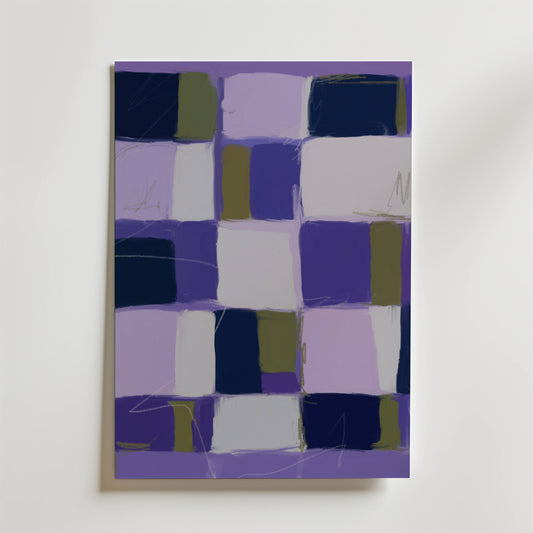 Wabi Indigo Poster från Bozetto har ett rutmönster av ojämna, blandade rutor i lila, marinblå, olivgrön och vit med skissartade linjer som skapar en japandi minimalistisk effekt på en ljus bakgrund.