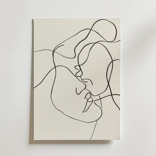 Bozetto One Line Kiss Poster visar två ansikten som rör vid varandra, avbildade i minimalistiska svarta linjer på vitt. Det här eleganta, miljövänliga konstverket är tryckt på FSC-certifierat premiumpapper och ger en modern touch till alla utrymmen.