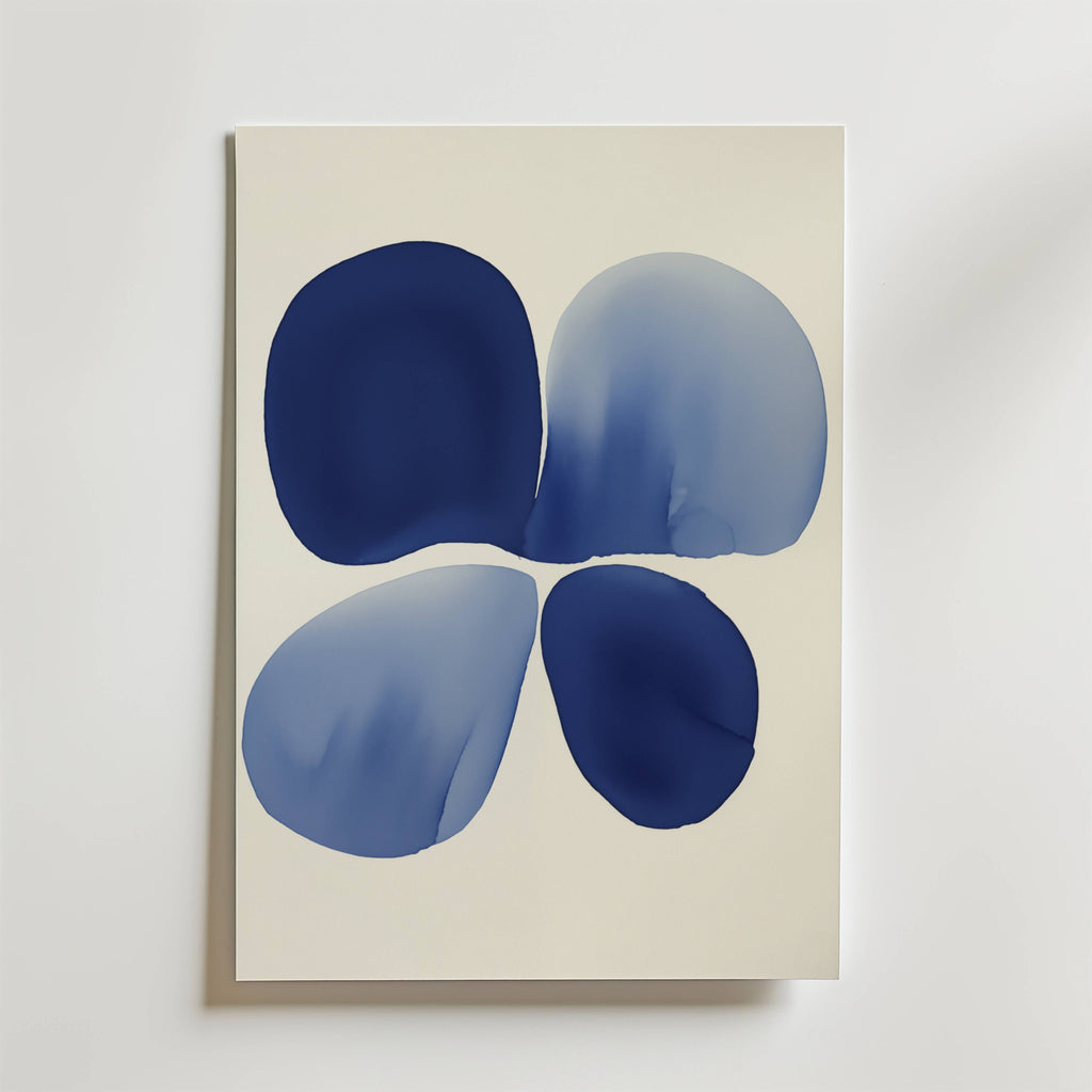 Indigo Petals – stilfullt konsttryck från Bozetto, tryckt på matt finpapper i hög tryckkvalitet