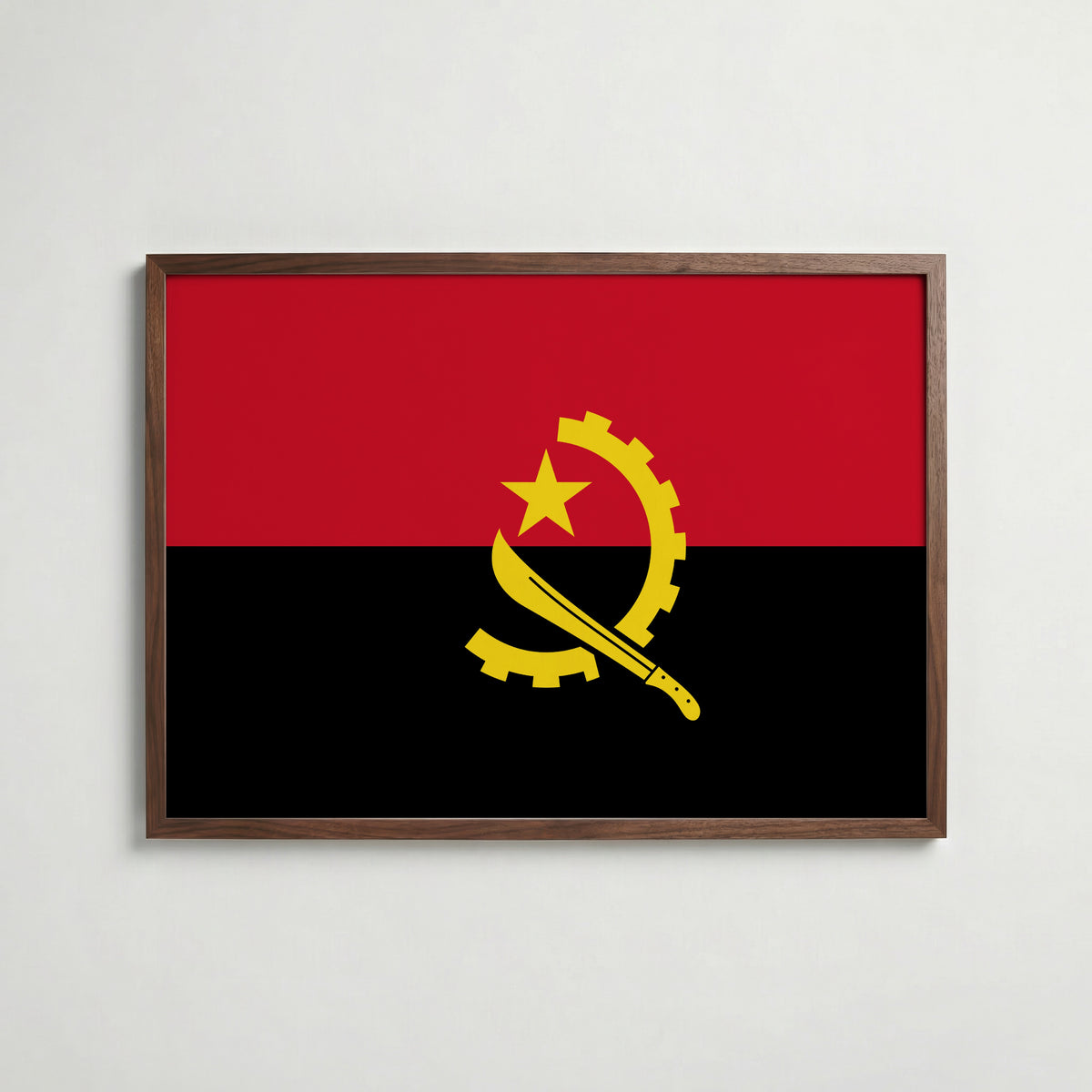 Angola National Flag Poster i valnötsram – varm konstaffisch för hemmet från Bozetto