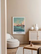 Mockup av Sails Of Hamburg affisch på vägg – köp enkelt hos Bozetto i hög kvalitet
