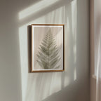 Pressed Fern affisch i ljust minimalistiskt vardagsrum – köp enkelt hos Bozetto i hög kvalitet