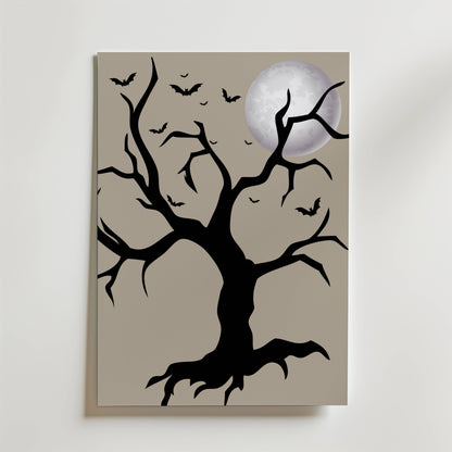 Bozetto Moonlit Haunt Poster föreställer ett naket, vridet träd med fladdermöss i månsken och en fullmåne i beige - perfekt Halloween-dekor för en oktobernatt.