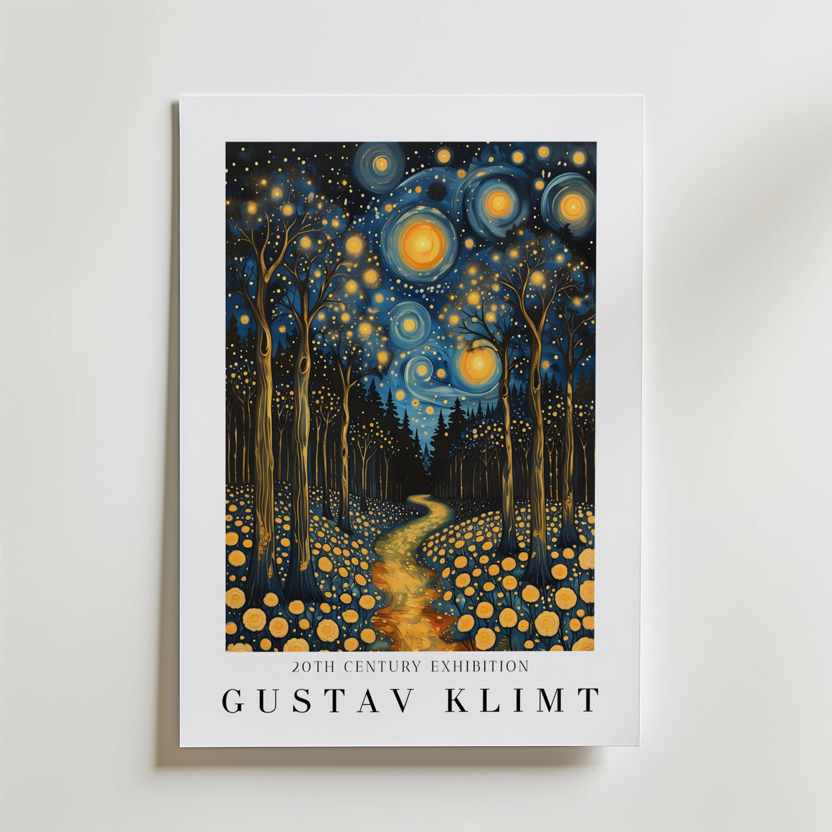 Gustav Klimt Starlit Forest Path affisch på neutral bakgrund – poster från Bozetto
