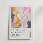 Mockup av Yayoi Kusama Soft Motion affisch på vägg – köp enkelt hos Bozetto i hög kvalitet
