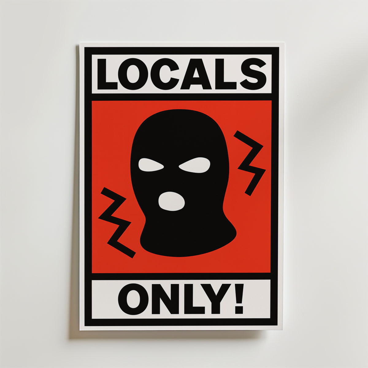 Locals Only – stilfullt konsttryck från Bozetto, tryckt på matt finpapper i hög tryckkvalitet