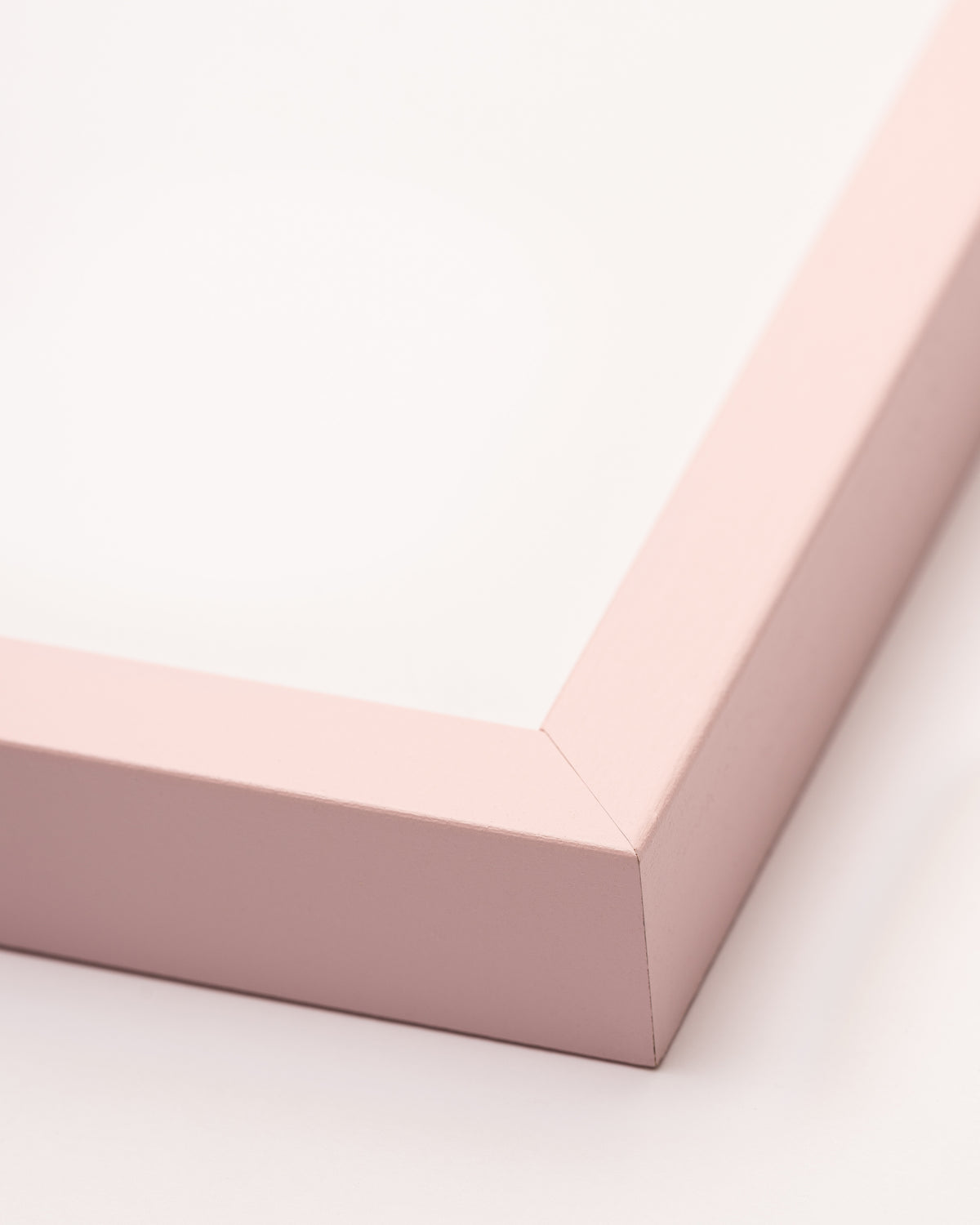 Posterram i Ek – Rosa närbild på materialet – kvalitetsram från Bozetto