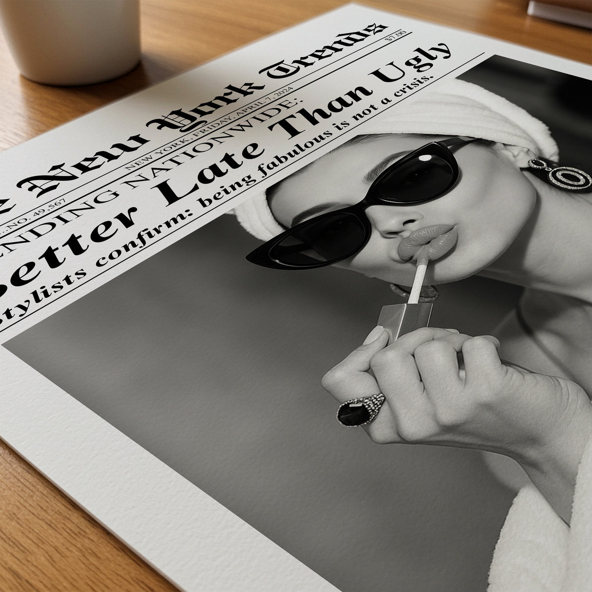 Front Page Glamour Poster – närbild på papper