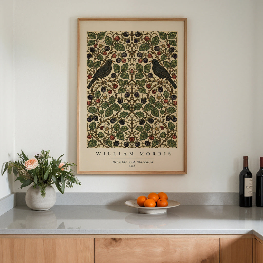 Bramble and Blackbird William affisch i ljust och minimalistiskt skandinaviskt vardagsrum – Bozetto