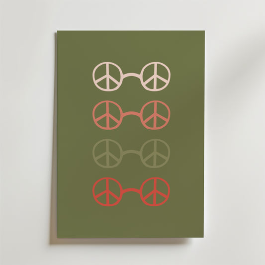 Bozetto Peace Circles Olive Green Poster visar fyra par glasögon med grafiska fredssymbolformade linser, vertikalt placerade i rosa, beige och rött för en touch av harmonisk inredning.