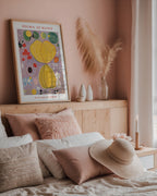 Mockup av Hilma af Klint The Ten affisch på vägg – köp enkelt hos Bozetto i hög kvalitet