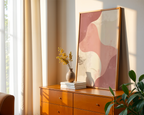 Mockup av Abstract Colorful Shapes affisch på vägg – köp enkelt hos Bozetto i hög kvalitet
