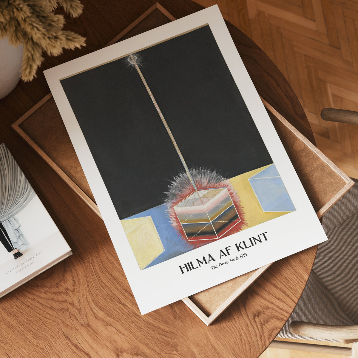 Väggmockup med Hilma af Klint The Dove No.3 – köp enkelt hos Bozetto affisch i hög kvalitet