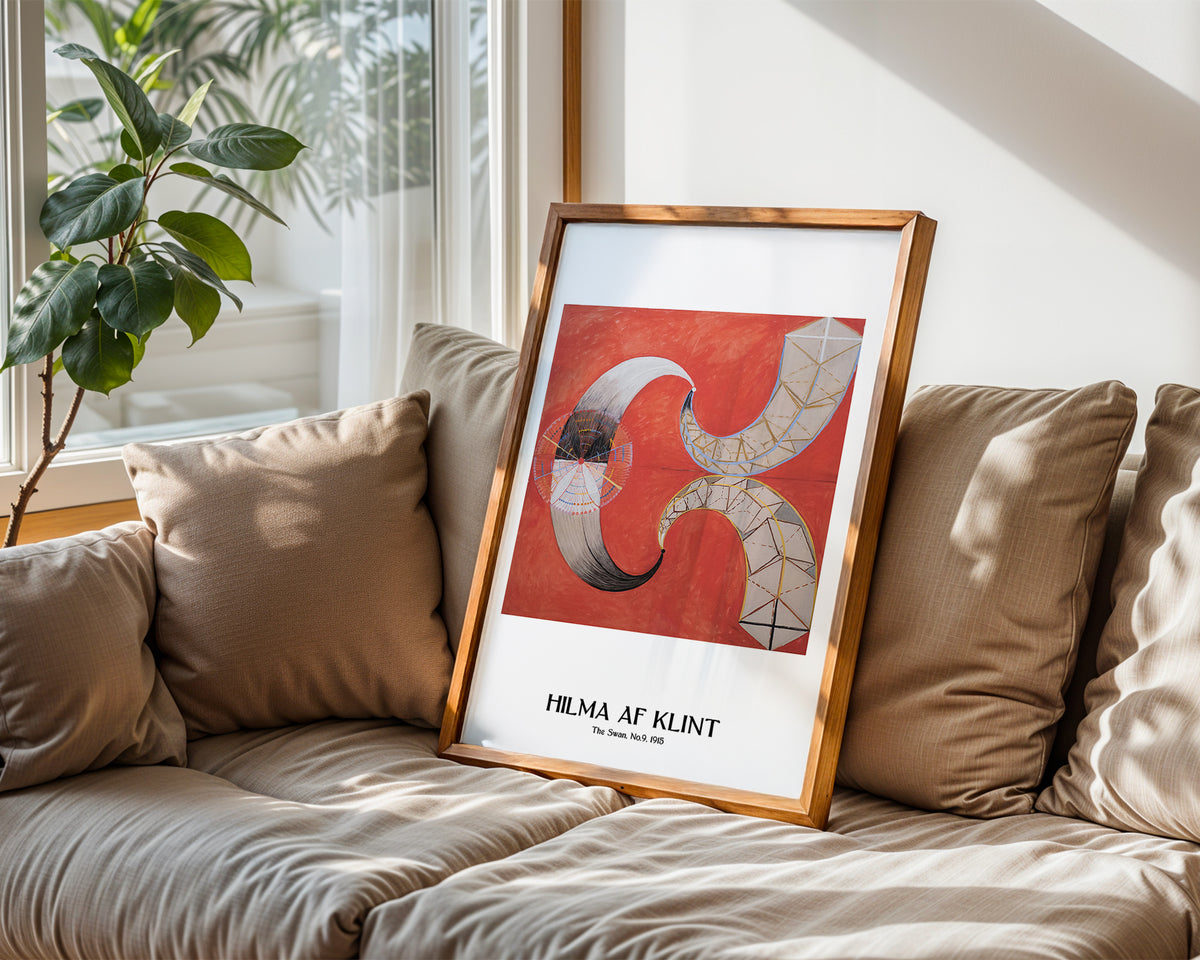 Hilma af Klint The Swan No.9 poster visualiserad på vägg – från Bozetto i hög kvalitet