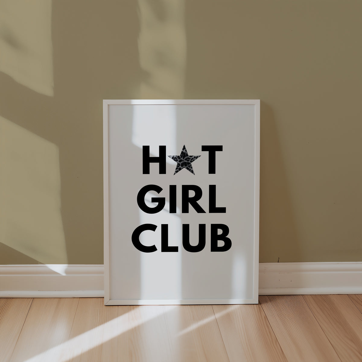 Hot Girl Club Poster – i rum 5