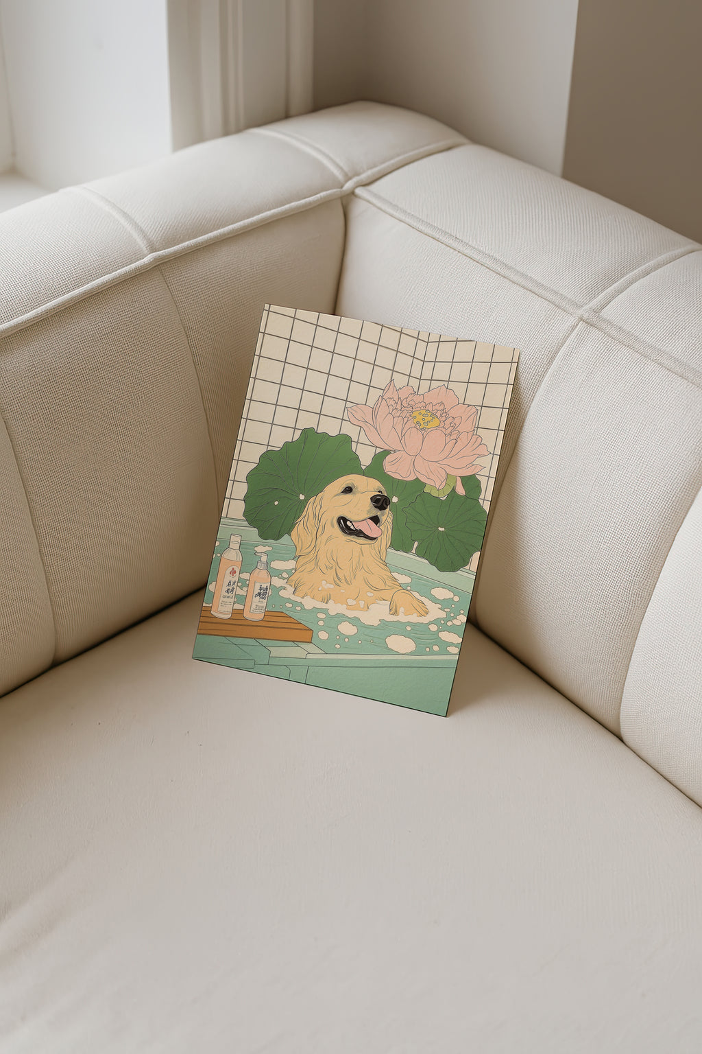 Lotus Joy Dog poster visualiserad på vägg – se rätt storlek med mockup från Bozetto