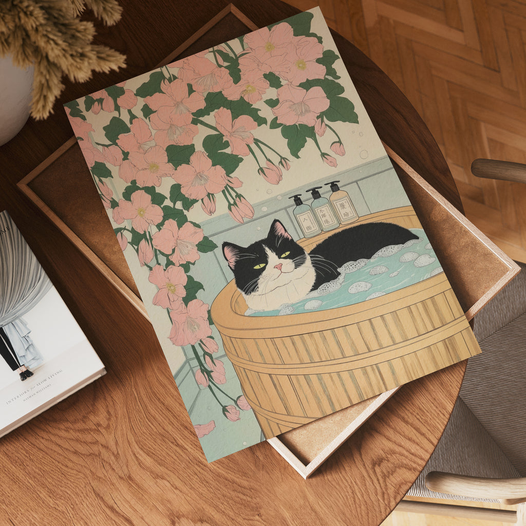 Zen Cat Bath i väggmockup – konsttryck presenterat i verklig miljö av Bozetto i hög tryckkvalitet