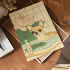 Chihuahua In Lotus Bath poster visualiserad på vägg – stilren mockup från Bozetto