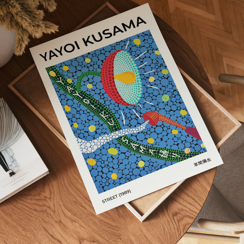 Yayoi Kusama Streets 1989 – affisch med stilfullt motiv från Bozetto i hög kvalitet